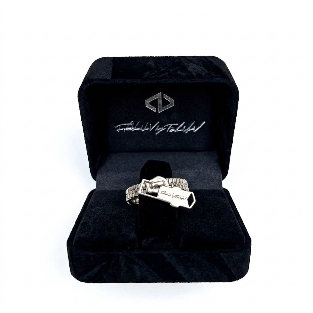 FALILV by FaLiLV x CHANU Wrap Zipper Ring | Fear, and Loathing in