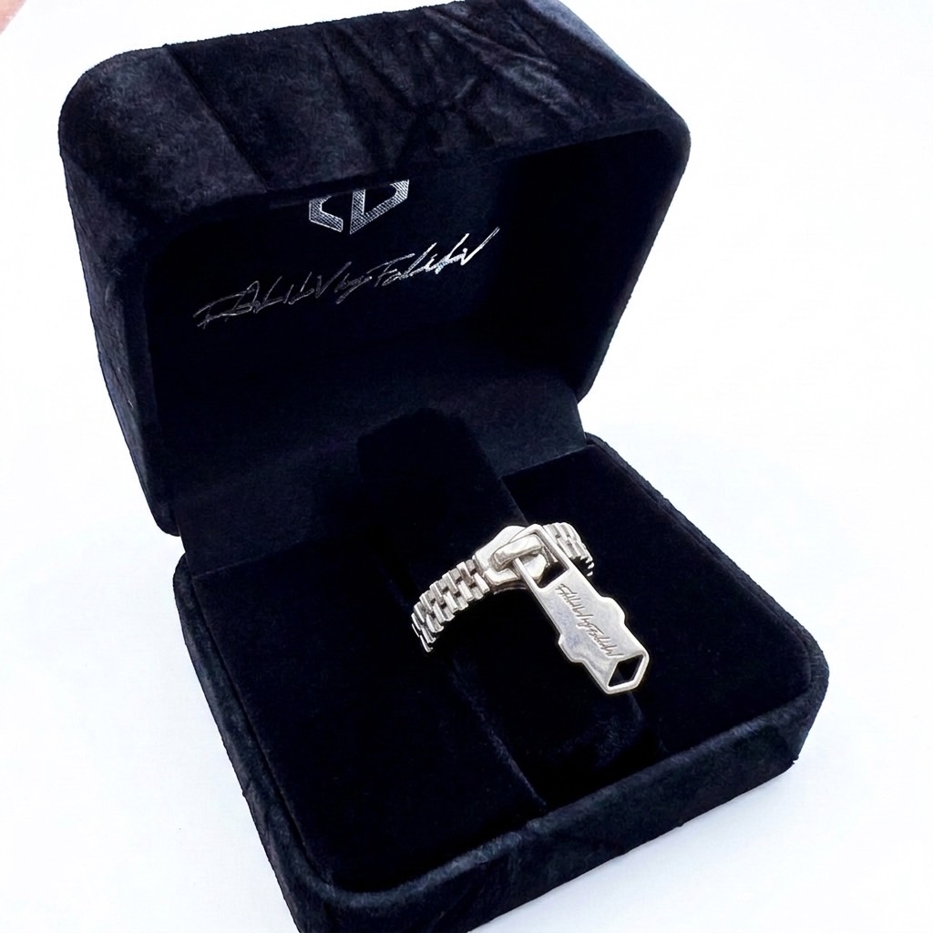 FALILV by FaLiLV x CHANU Wrap Zipper Ring | Fear, and Loathing in