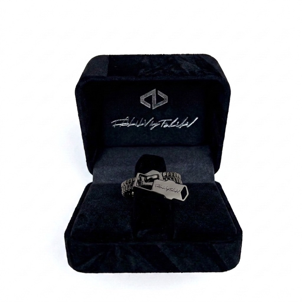 FALILV by FaLiLV x CHANU Wrap Zipper Ring | Fear, and Loathing in